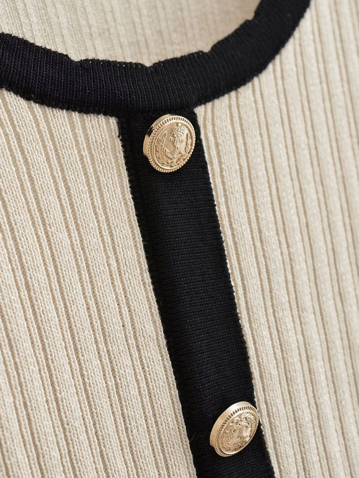 Slim Fit Vintage Cardigan for Layering – 100% Polyester Knit with Contrast Detailing 4