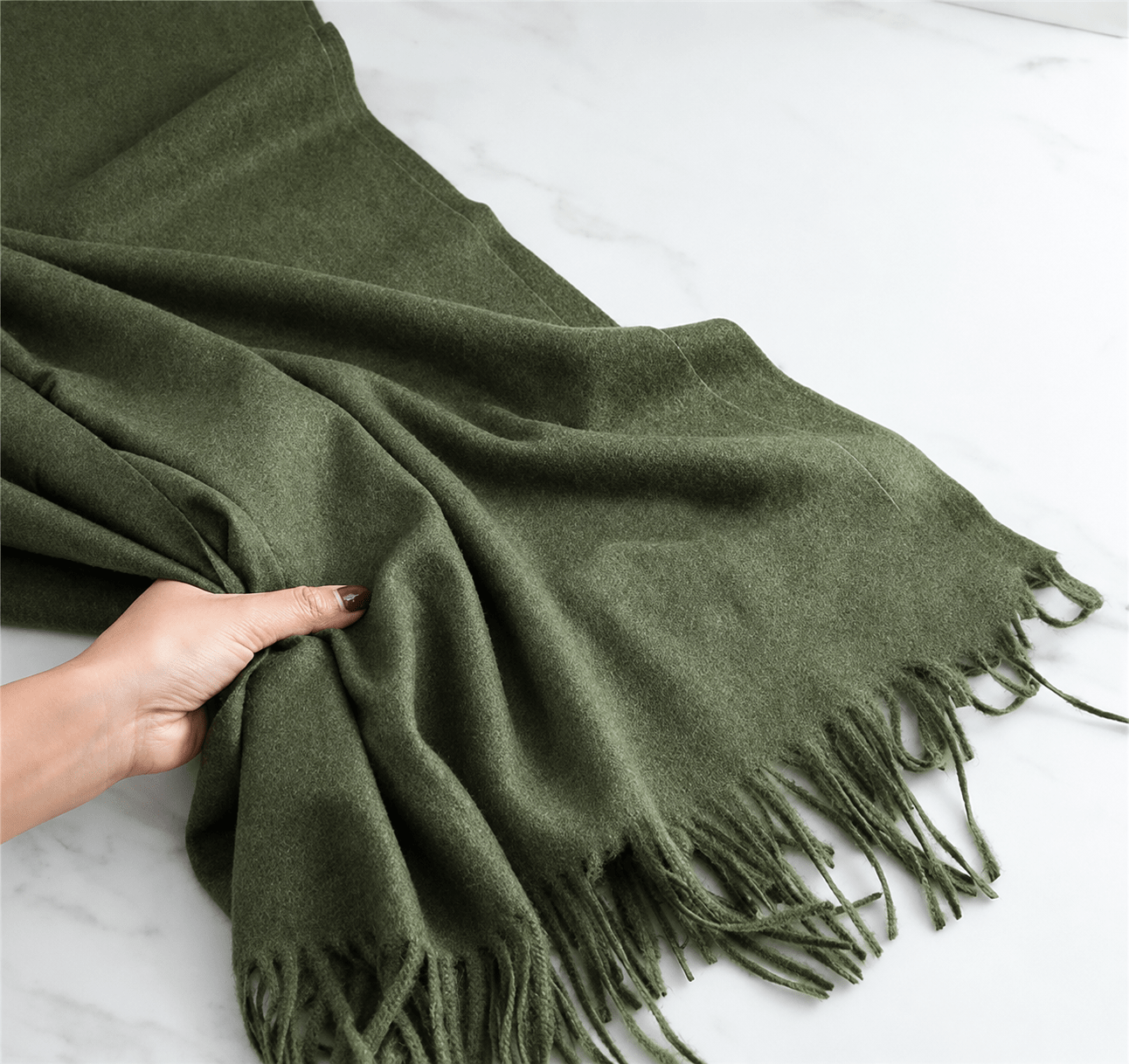 Cashmere Scarf for Women – Warm and Versatile Winter Accessory with Stylish Tassels - We are MFEO