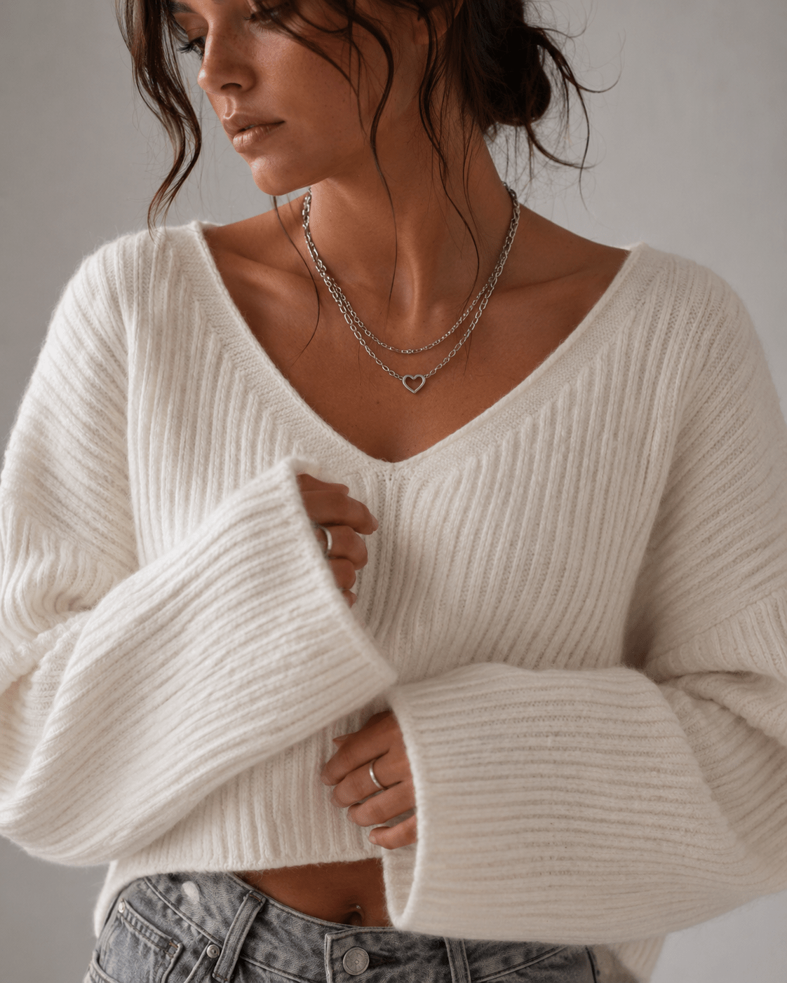 Cropped V-Neck Sweater with Crochet Texture – High Stretch Knit for Autumn/Winter - We are MFEO