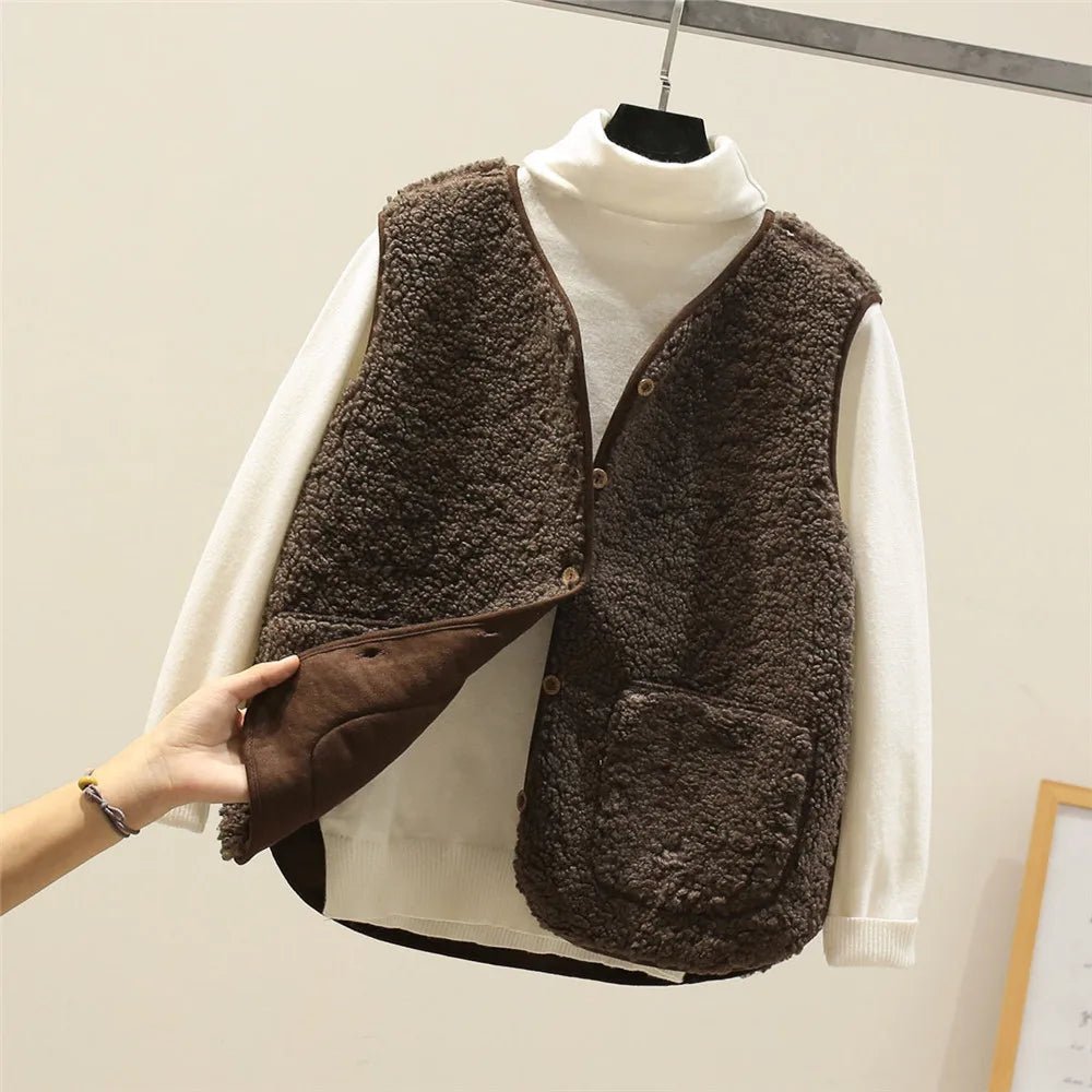 Women's Sleeveless Vest with Button Closure – Versatile Layer for All Seasons - We are MFEO