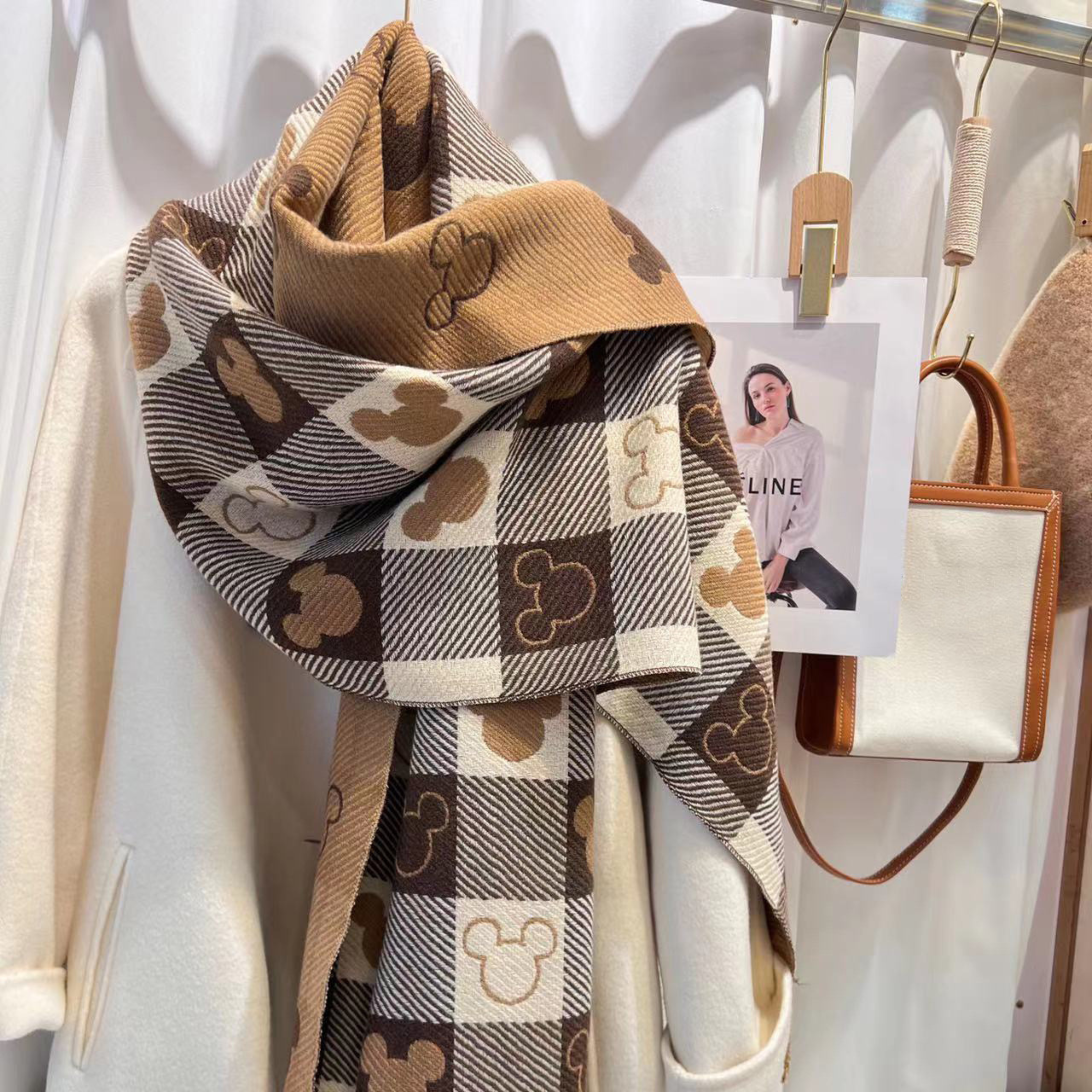 Reversible Plaid Scarf with Tassels - Cozy Double-Sided Accessory for Cold Weather 1
